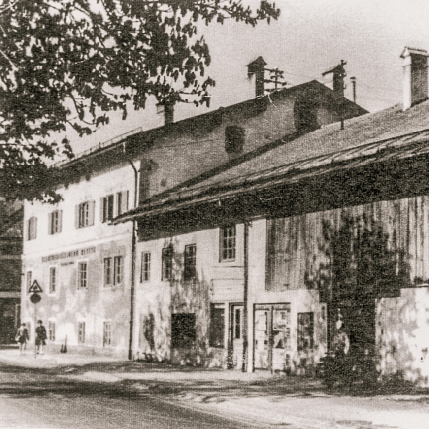 Historisches Bild EWR Technik Verwaltungsgebäude Grautöne